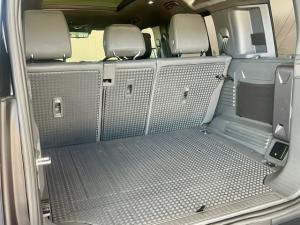 Land Rover Defender 110 P400 X-Dynamic HSE - Image 12