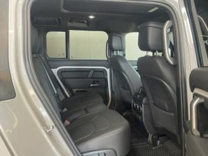 Land Rover Defender 110 D350 X-Dynamic HSE - Image 12