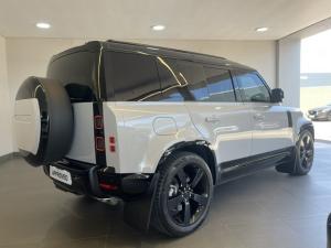 Land Rover Defender 110 D350 X-Dynamic HSE - Image 6