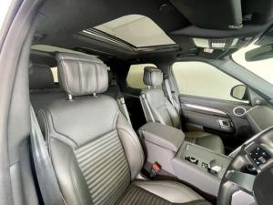 Land Rover Discovery D350 Dynamic HSE - Image 11