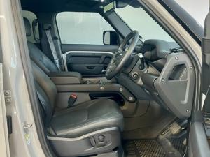Land Rover Defender 110 D350 X-Dynamic HSE - Image 11