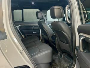 Land Rover Defender 110 D350 X-Dynamic HSE - Image 12