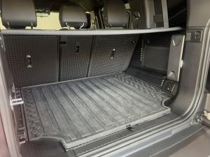 Land Rover Defender 110 D350 X-Dynamic HSE - Image 13