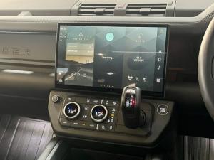 Land Rover Defender 110 D350 X-Dynamic HSE - Image 15