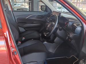 Suzuki Swift 1.2 GLX manual - Image 11