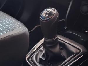 Suzuki Swift 1.2 GLX manual - Image 12