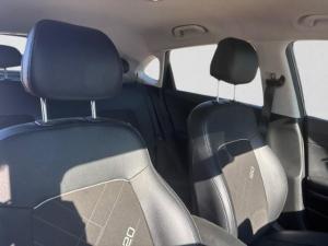 Hyundai i20 1.2 Premium - Image 11