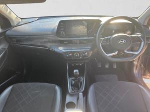 Hyundai i20 1.2 Premium - Image 13