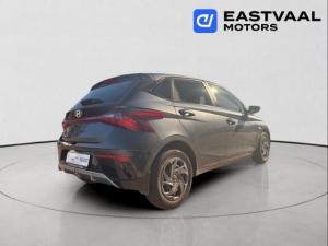 Hyundai i20 1.2 Premium - Image 8