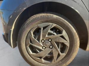 Hyundai i20 1.2 Premium - Image 9