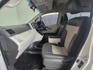 Toyota Quantum 2.8 SLWB bus 14-seater GL manual - Image 7