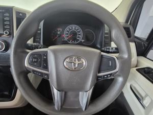 Toyota Quantum 2.8 SLWB bus 14-seater GL manual - Image 8