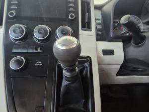 Toyota Quantum 2.8 SLWB bus 14-seater GL manual - Image 11