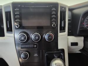 Toyota Quantum 2.8 SLWB bus 14-seater GL manual - Image 12