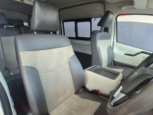 Toyota Quantum 2.8 SLWB bus 14-seater GL manual - Image 13