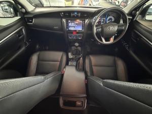 Toyota Fortuner 2.4GD-6 manual - Image 6