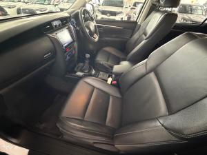 Toyota Fortuner 2.4GD-6 manual - Image 7