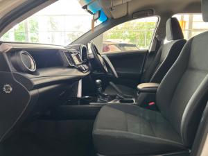 Toyota RAV4 2.0 GX - Image 7
