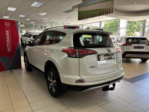 Toyota RAV4 2.0 GX - Image 10