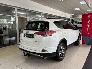 Toyota RAV4 2.0 GX - Image 2