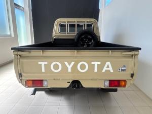 Toyota Land Cruiser 79 2.8GD-6 single cab auto - Image 5