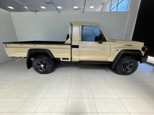 Toyota Land Cruiser 79 2.8GD-6 single cab auto - Image 3