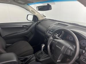 Isuzu D-MAX 250 HO HI-RIDE automatic D/C - Image 8