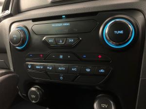 Ford Ranger 3.2TDCi Wildtrak automaticD/C - Image 12