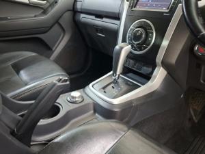 Isuzu KB 300D-Teq double cab 4x4 LX auto - Image 11
