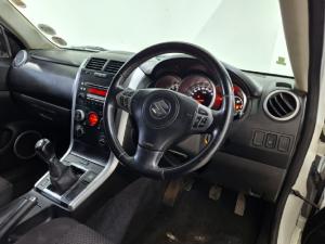 Suzuki Grand Vitara 2.4 - Image 9