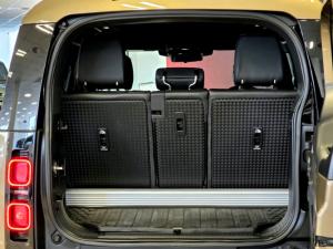 Land Rover Defender 90 D240 X-Dynamic SE - Image 9