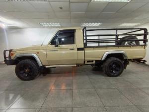 Toyota Land Cruiser 79 4.5D-4D LX V8 single cab - Image 2