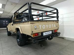 Toyota Land Cruiser 79 4.5D-4D LX V8 single cab - Image 3