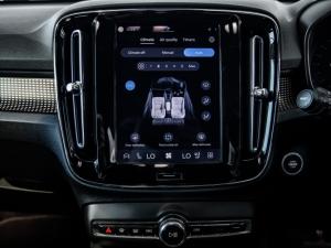Volvo XC40 B4 Plus Dark - Image 10