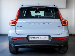 Volvo XC40 B4 Plus Dark - Image 4