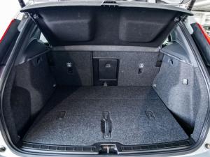Volvo XC40 B4 Plus Dark - Image 5