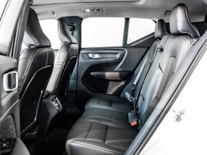 Volvo XC40 B4 Plus Dark - Image 12