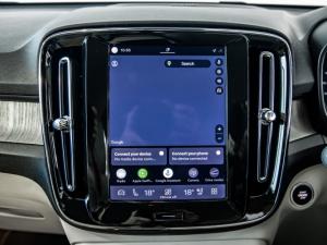 Volvo XC40 B4 Plus Dark - Image 17