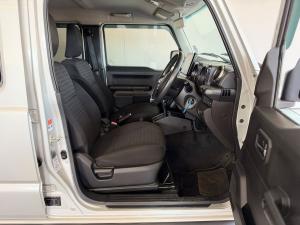 Suzuki Jimny 1.5 GLX AllGrip 5-door auto - Image 16