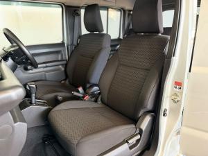 Suzuki Jimny 1.5 GLX AllGrip 5-door auto - Image 7