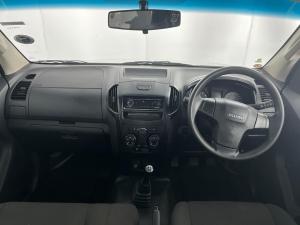 Isuzu D-MAX 250C Fleetside S/C - Image 9