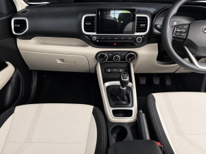 Hyundai Venue 1.0T Motion manual - Image 7