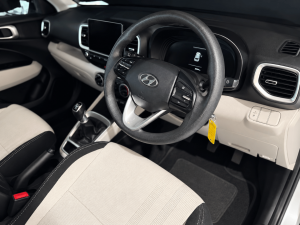 Hyundai Venue 1.0T Motion manual - Image 8