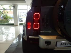 Land Rover Defender 110 D250 S - Image 10