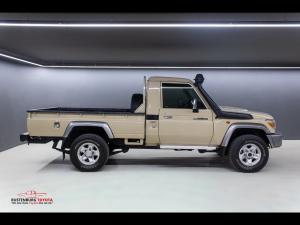 Toyota Land Cruiser 79 4.5D-4D LX V8 single cab - Image 3
