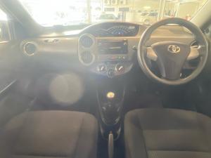 Toyota Etios hatch 1.5 Sprint - Image 6