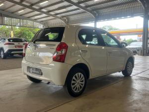 Toyota Etios hatch 1.5 Sprint - Image 2