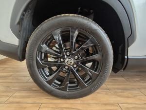 Toyota Corolla Cross 1.8 Hybrid GR-Sport - Image 17