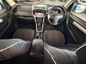 Isuzu D-Max 300 3.0TD double cab LX auto - Image 6