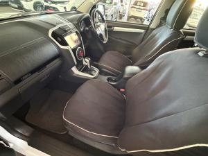 Isuzu D-Max 300 3.0TD double cab LX auto - Image 7